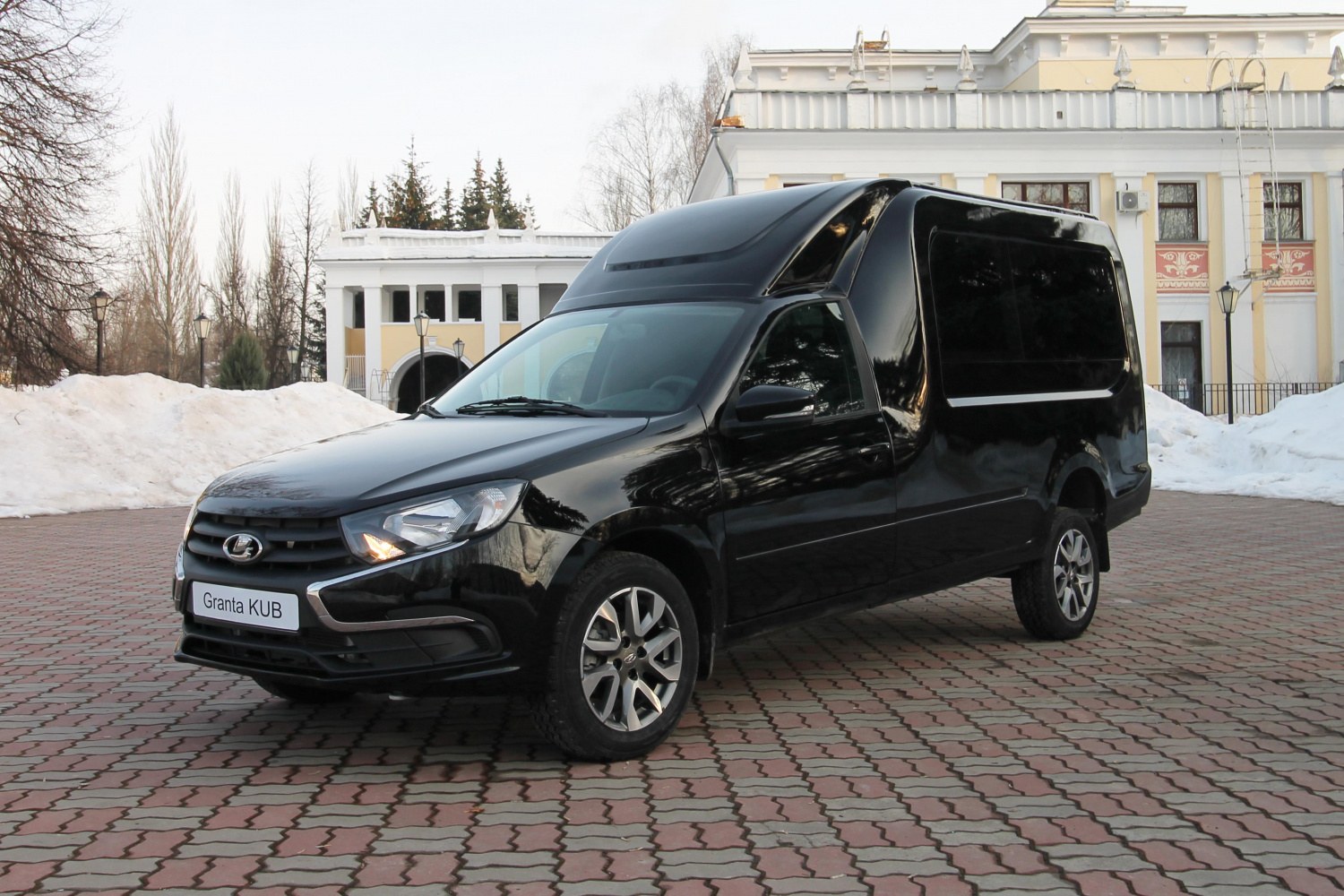 Ритуальный автомобиль Lada Granta Kub
