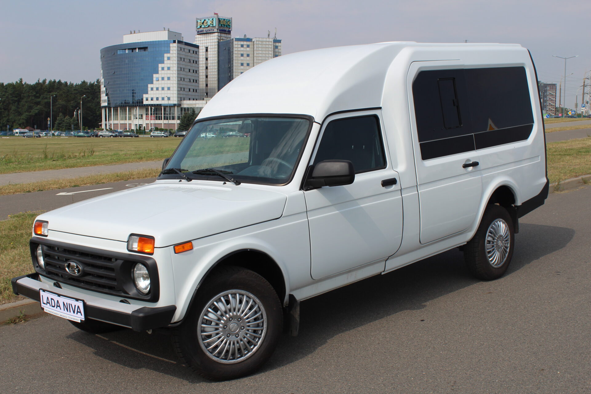 Грузопассажирский фургон Lada Niva Kub